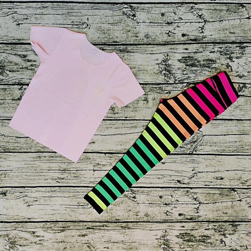 Прохладные летние детские костюмы для йоги, топ из ледяного шелка с короткими рукавами, быстросохнущие леггинсы для бега, повседневная и плотная одежда для фитнеса для девочек
Прохладные летние детские костюмы для йоги, топ из ледяного шелка с короткими рукавами, быстросохнущие леггинсы для бега, повседневная и плотная одежда для фитнеса для девочек