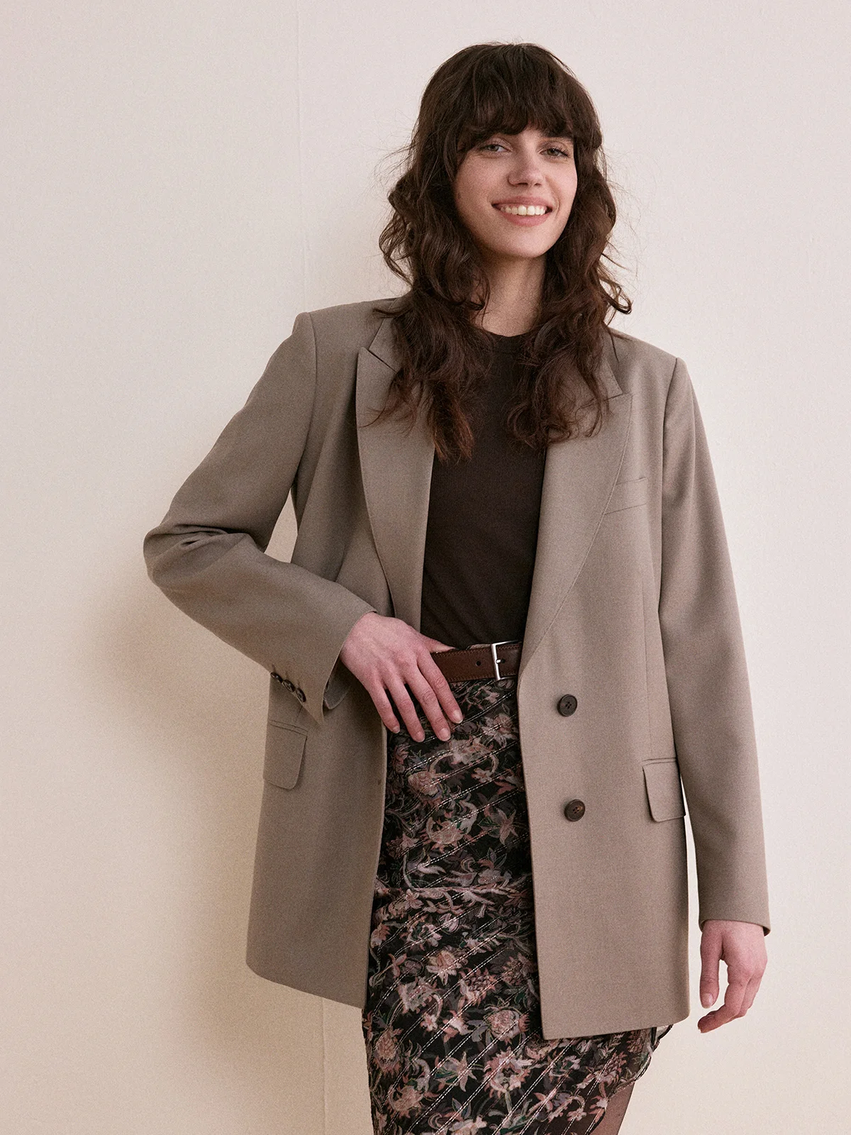 Шерстяной пиджак с текстурой Bla Tech, точное прядение, для повседневной носки, защита от пятен, легкий, женский, модный
Шерстяной пиджак с текстурой Bla Tech, точное прядение, для повседневной носки, защита от пятен, легкий, женский, модный