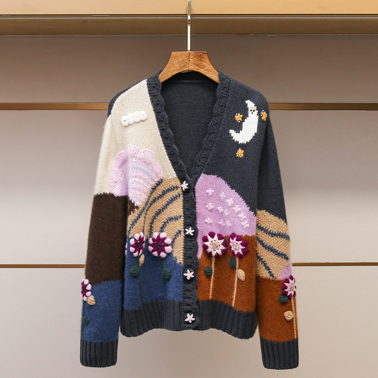 Вязаный свитер ручной вышивки для женщин: мягкий, уютный, открытый кардиган, зима 2025, модный повседневный стиль, V-образный вырез, длинный рукав
Вязаный свитер ручной вышивки для женщин: мягкий, уютный, открытый кардиган, зима 2025, модный повседневный стиль, V-образный вырез, длинный рукав