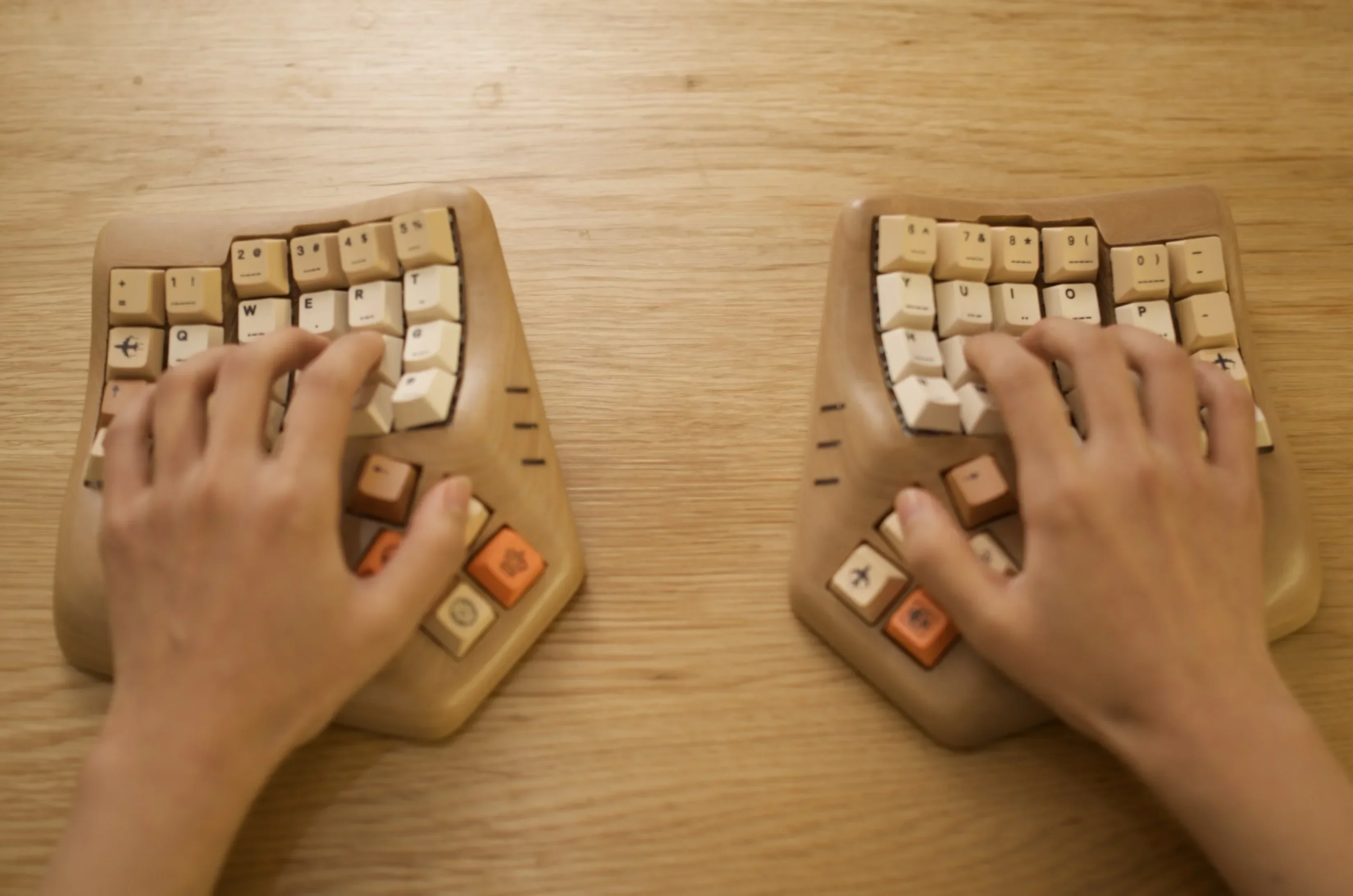ECHOME Беспроводная разделенная клавиатура на заказ Woodon Ergonomics Sofle Split Keyboard Bluetooth Двухрежимные комплекты клавиатуры Ergo Corne Horn
ECHOME Беспроводная разделенная клавиатура на заказ Woodon Ergonomics Sofle Split Keyboard Bluetooth Двухрежимные комплекты клавиатуры Ergo Corne Horn