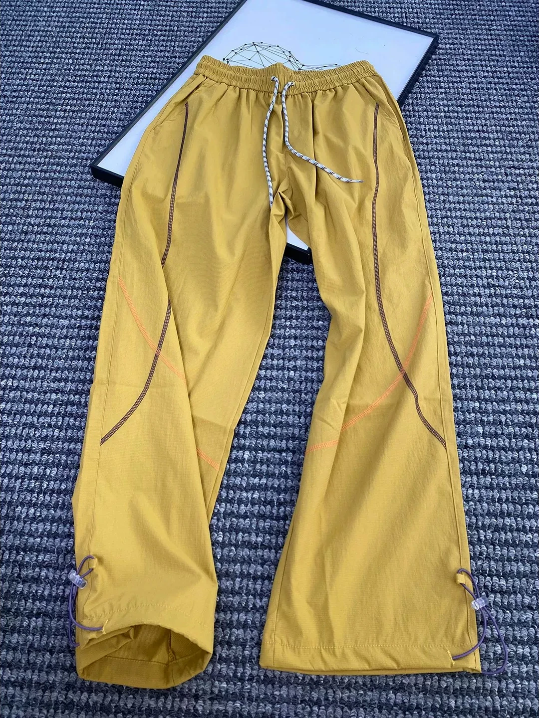 Khaki Outdoor HUSSAR Paratrooper Pants Men Summer Breathable Cool Feeling Sun Protection Loose Leg Casual Long Trousers
Khaki Outdoor HUSSAR Paratrooper Pants Men Summer Breathable Cool Feeling Sun Protection Loose Leg Casual Long Trousers