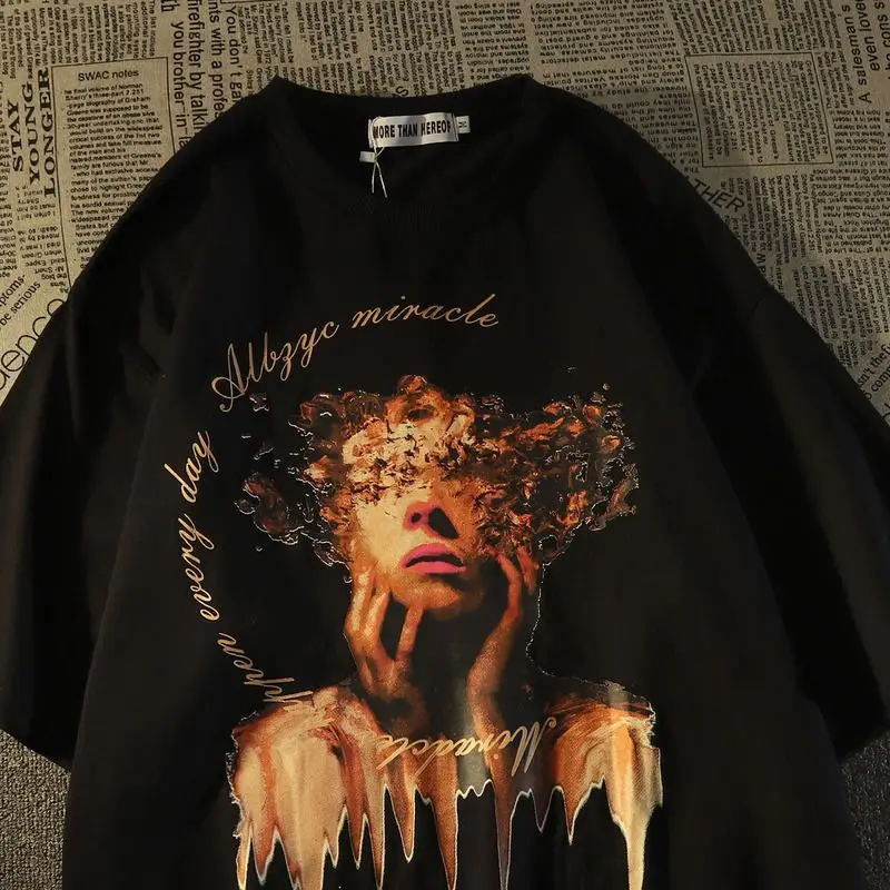 Pure cotton oil painting abstract character short-sleeved T-shirt men's summer loose European and American trend brand T-shirt
Pure cotton oil painting abstract character short-sleeved T-shirt men's summer loose European and American trend brand T-shirt