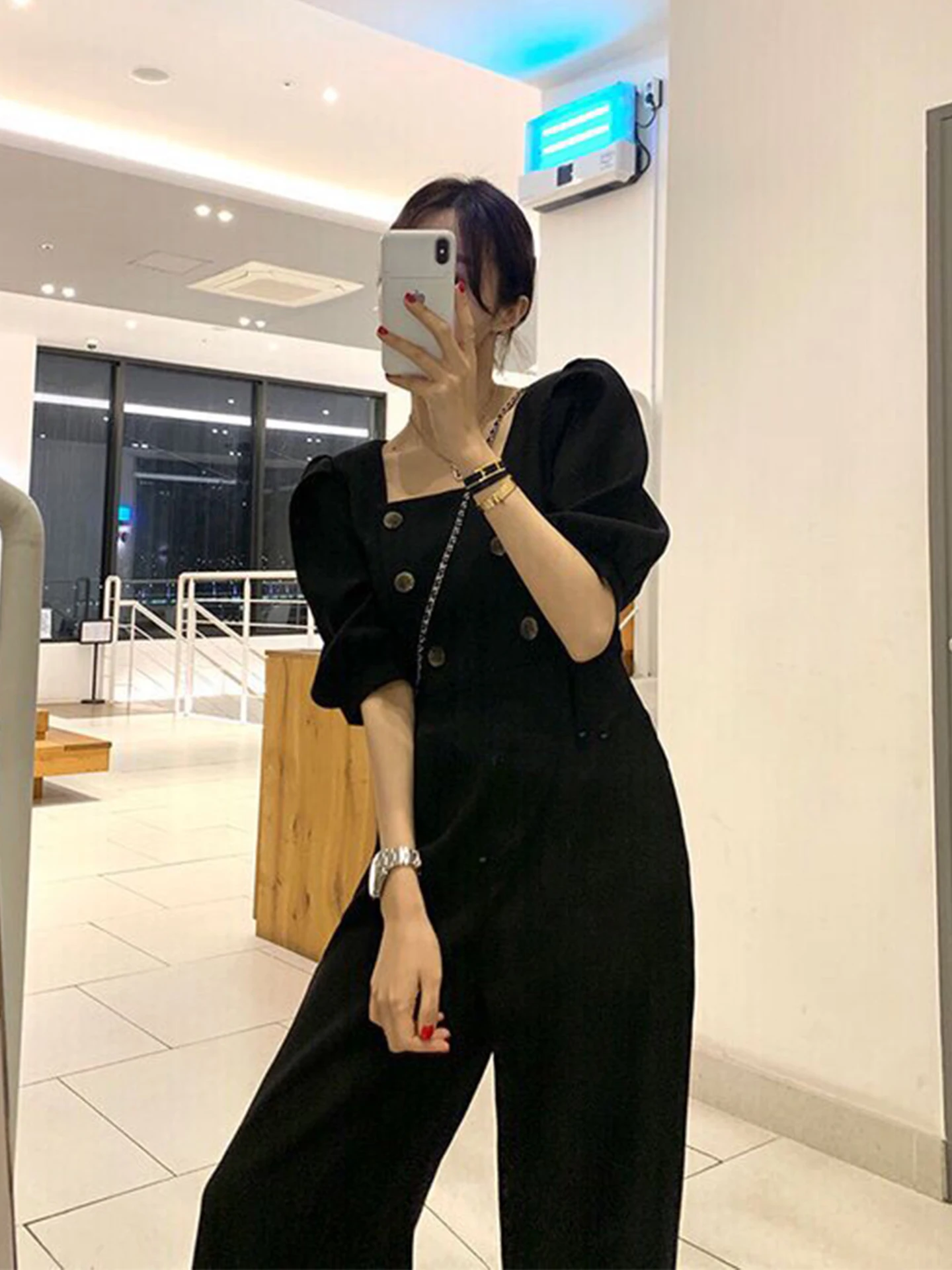 Chic Summer High Waist Slimming Bubble Sleeve Onesie Pants Women's Fashion Square Collar Double Button Design Long Pants
Chic Summer High Waist Slimming Bubble Sleeve Onesie Pants Women's Fashion Square Collar Double Button Design Long Pants