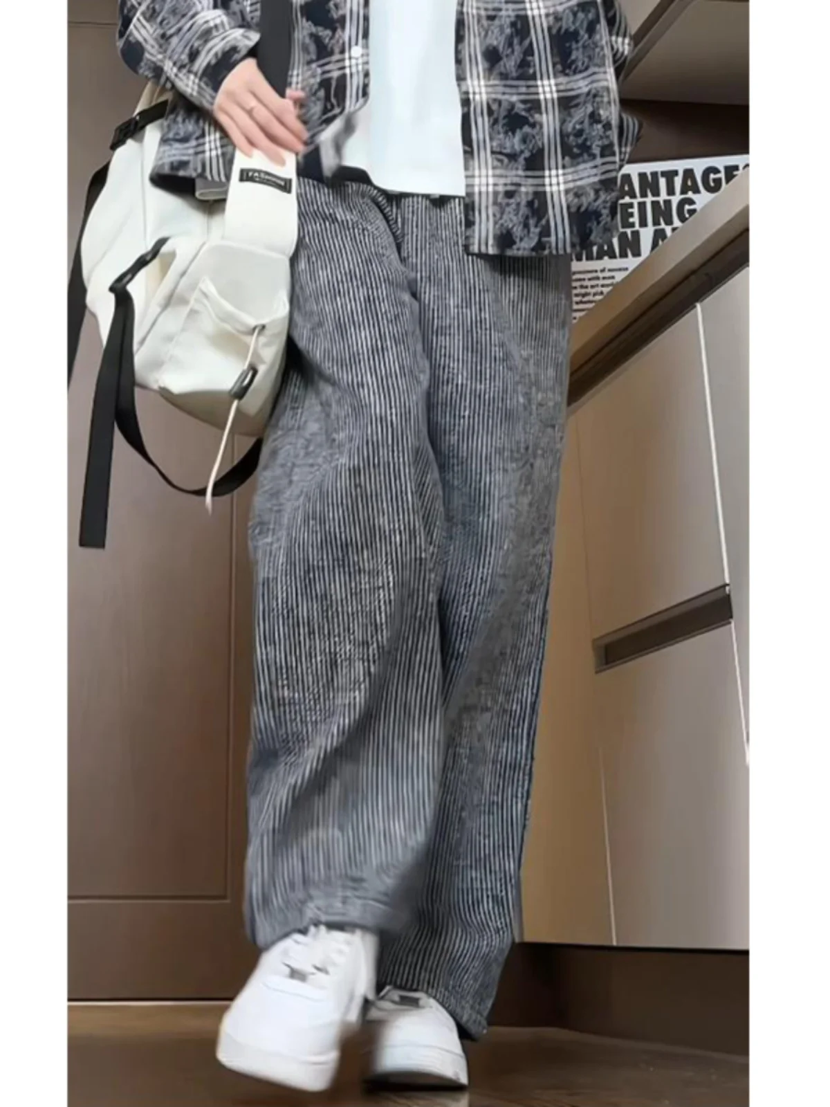 Свободные мужские твидовые повседневные брюки, винтажные американские длинные брюки для подростков, осень-зима, прямые брюки Faion Urban Sle
Свободные мужские твидовые повседневные брюки, винтажные американские длинные брюки для подростков, осень-зима, прямые брюки Faion Urban Sle