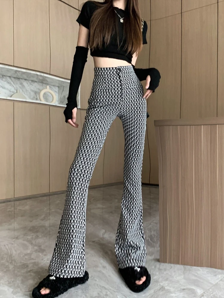 Diamond grid micro flared casual pants women in autumn 2025 new high waisted slim fit versatile floor length flared pants
Diamond grid micro flared casual pants women in autumn 2025 new high waisted slim fit versatile floor length flared pants