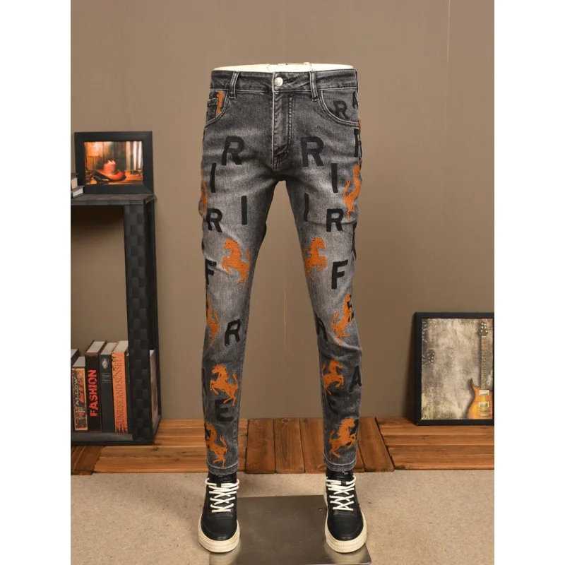 2024 new high-end embroidered MEN'S jeans fashion brand Stretch Slim retro casual high street Black Grey denim pants
2024 new high-end embroidered MEN'S jeans fashion brand Stretch Slim retro casual high street Black Grey denim pants