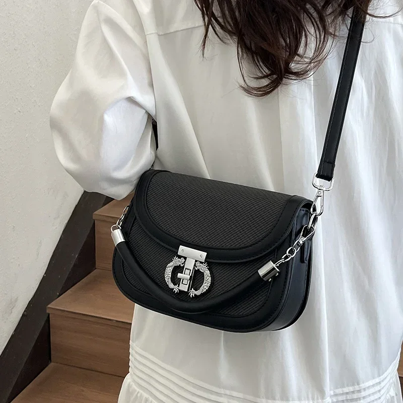 Высококачественный модный клатч с однотонным дизайном — минималистичный пригородный кошелек для повседневного повседневного использования
Высококачественный модный клатч с однотонным дизайном — минималистичный пригородный кошелек для повседневного повседневного использования