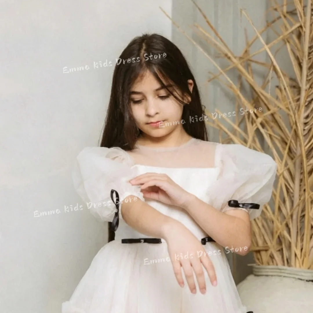 Simple Tulle Black Bow Child Flower Girl Dresses for s A-line Pleats Long Wedding Bridesmaid Pageant Robe First Communion Gown
Simple Tulle Black Bow Child Flower Girl Dresses for s A-line Pleats Long Wedding Bridesmaid Pageant Robe First Communion Gown