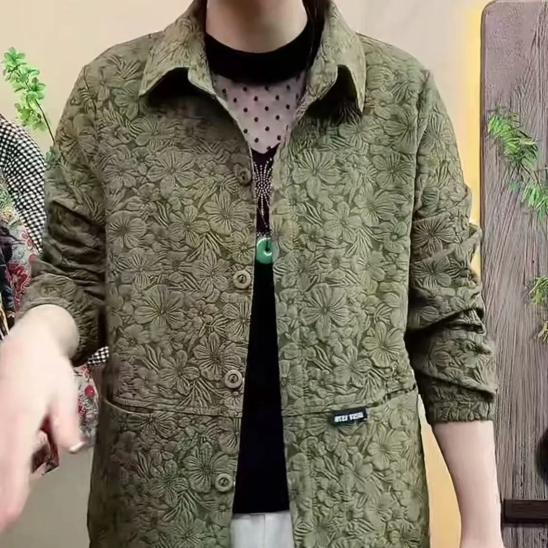 Весенняя новинка: модная женская куртка для женщин среднего возраста, повседневный универсальный топ, одежда для мам, кардиган в бейсбольном стиле
Весенняя новинка: модная женская куртка для женщин среднего возраста, повседневный универсальный топ, одежда для мам, кардиган в бейсбольном стиле