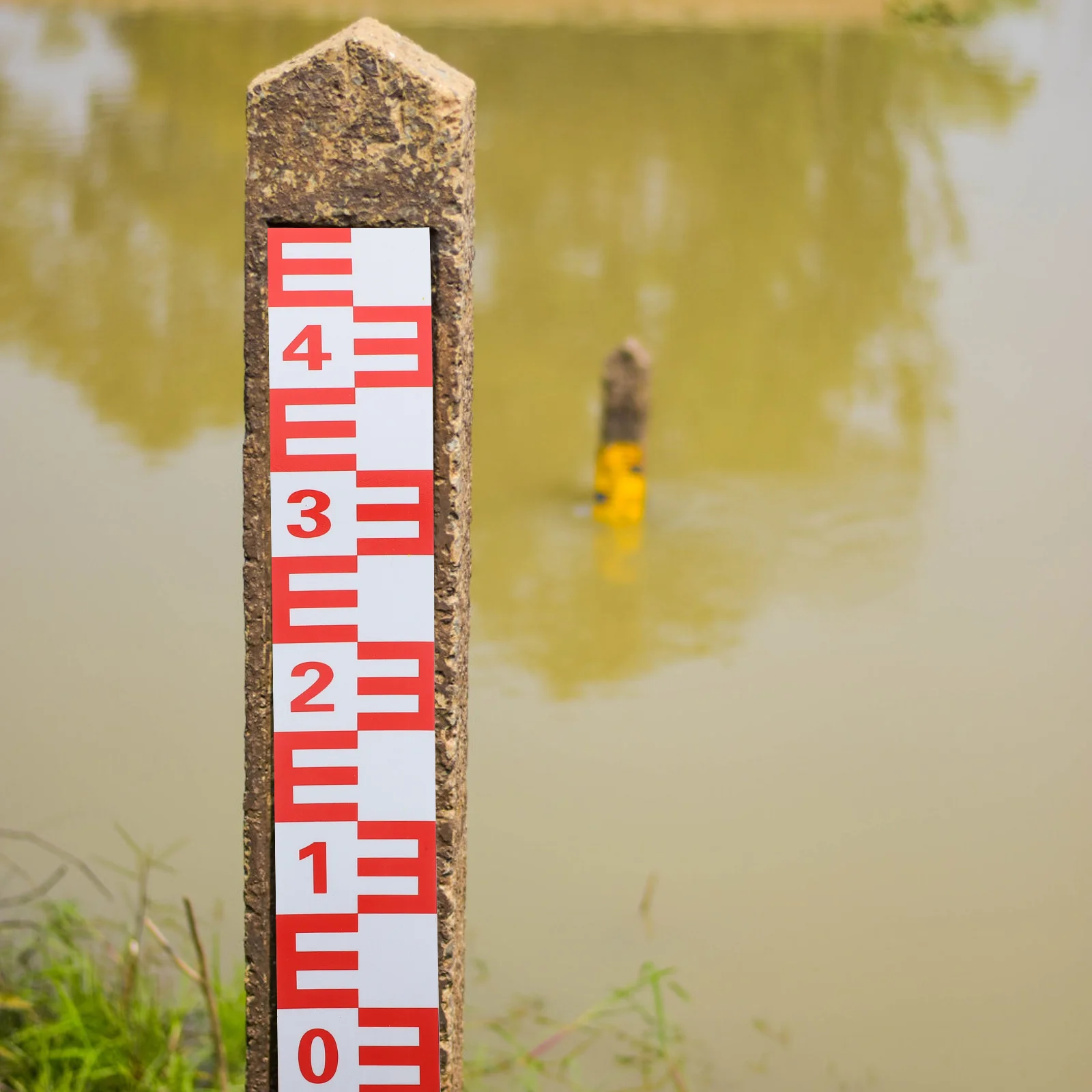 Water Level Gauge Measuring Tool Stainless Steel Aluminum Durable Practical Pond Lake Marking Reflective Night Visibility