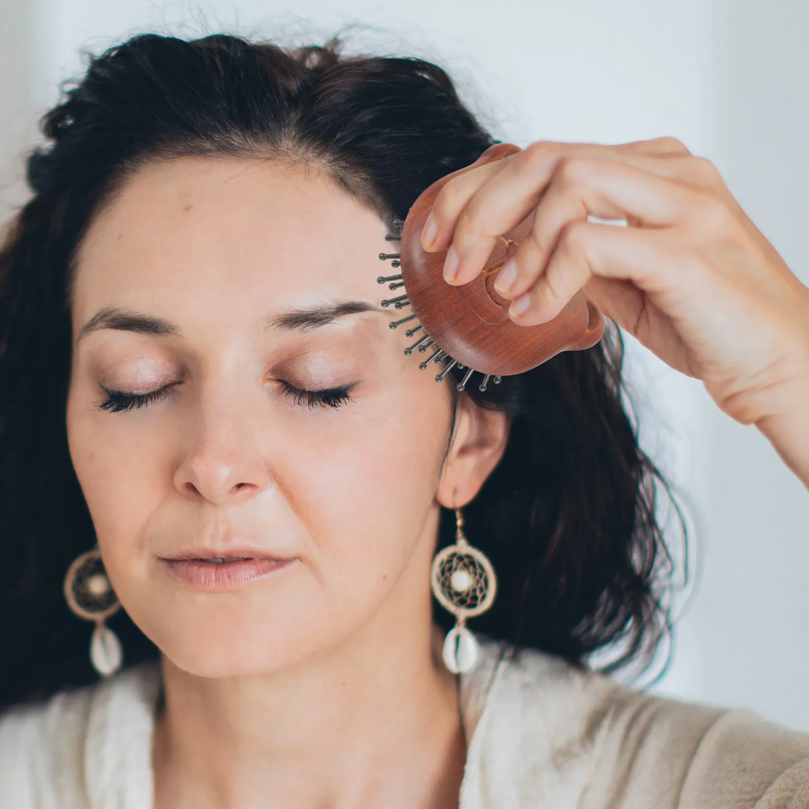 Деревянная расческа-массажер для кожи головы в форме медвежонка, портативная щетка для мытья волос и ухода за кожей головы
Деревянная расческа-массажер для кожи головы в форме медвежонка, портативная щетка для мытья волос и ухода за кожей головы