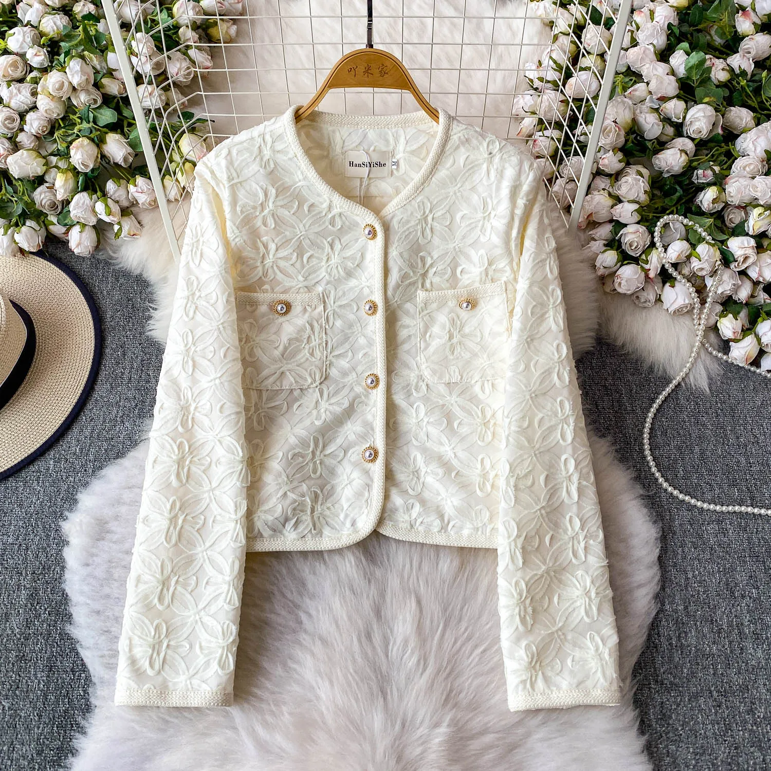Spring Autumn Women Elegant Full Sleeve Single Breasted Pearl Button Weave Flower Short Jacket Coat with Pocket
Spring Autumn Women Elegant Full Sleeve Single Breasted Pearl Button Weave Flower Short Jacket Coat with Pocket