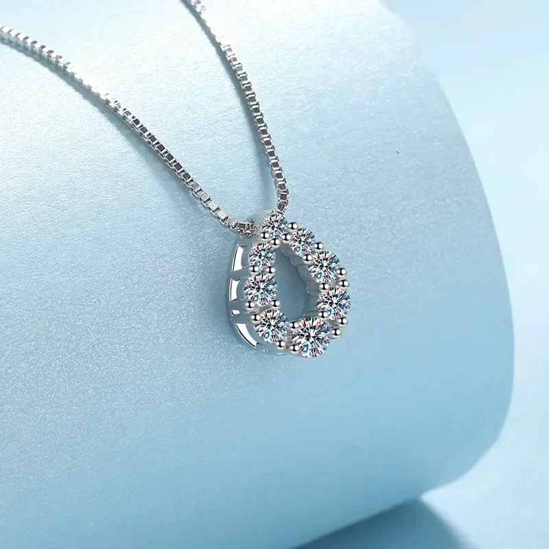 0.62 Carat Full Moissanite Diamond Water Drop Pendants Necklaces for Women, Platinum PT950 Wedding Jewelry Gift for Lady
0.62 Carat Full Moissanite Diamond Water Drop Pendants Necklaces for Women, Platinum PT950 Wedding Jewelry Gift for Lady