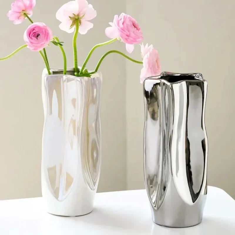 Ceramic Vase Luxury Electroplated Silver Flower Arrangement Irregular Porcelain Hydroponic Vase Ornament Interior Art Decoration
Ceramic Vase Luxury Electroplated Silver Flower Arrangement Irregular Porcelain Hydroponic Vase Ornament Interior Art Decoration