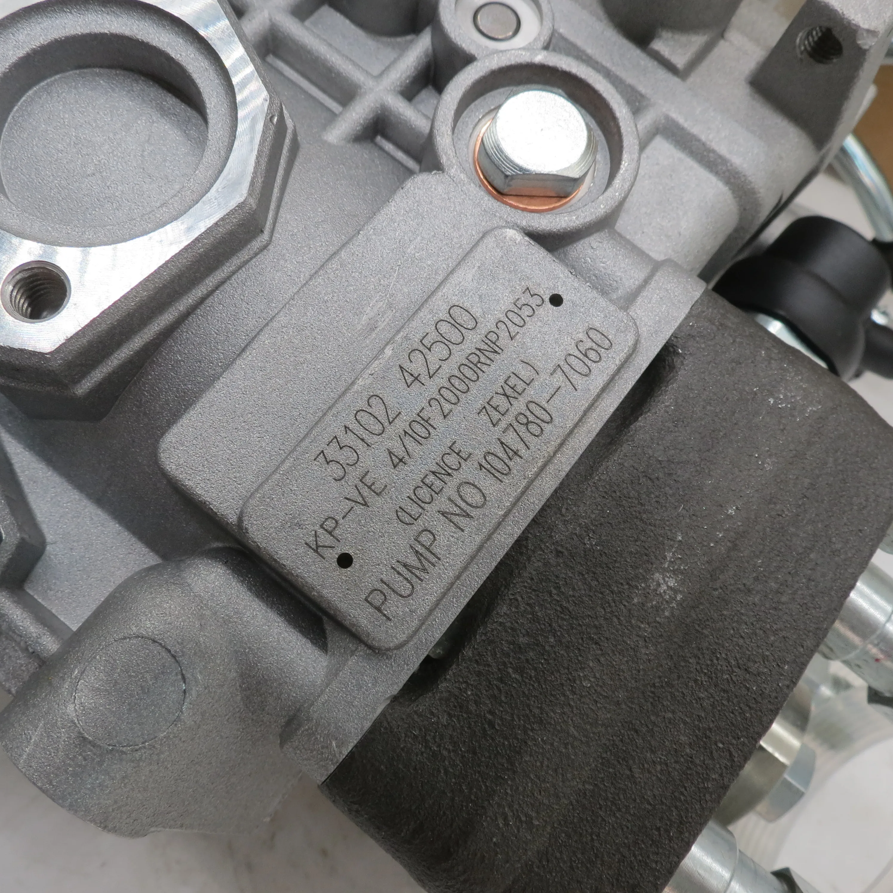 High Quality diesel Oil Pump VE4/10F2000RNP2053 33102-42500 104780-7060
High Quality diesel Oil Pump VE4/10F2000RNP2053 33102-42500 104780-7060