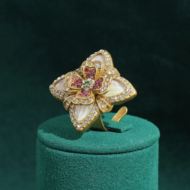 Vintage Jewelry White Natural Stone Rings 4 Leaf Clover Flower Luxury Designer Gold plated Rhinestone Mother's Day Accessories
Vintage Jewelry White Natural Stone Rings 4 Leaf Clover Flower Luxury Designer Gold plated Rhinestone Mother's Day Accessories