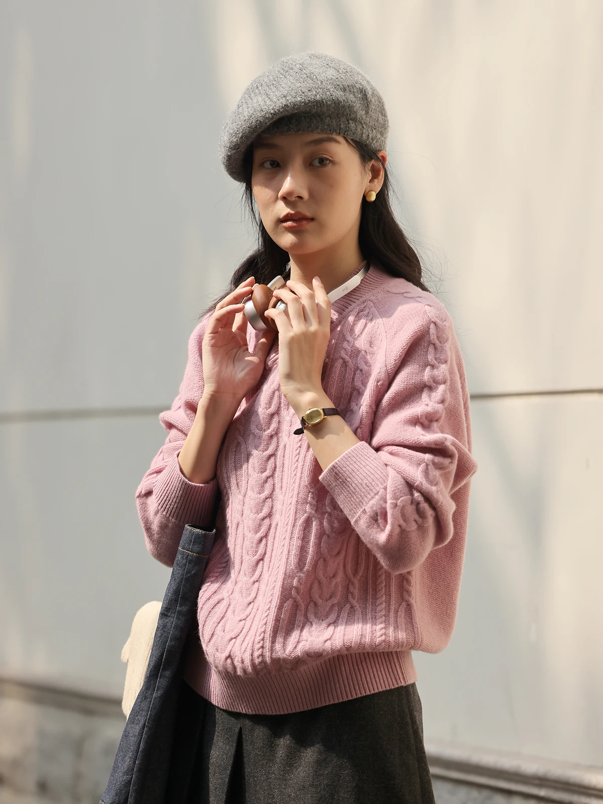 Винтажный шерстяной свитер Solighter с V-образным вырезом, женский, осенне-зимний, свободный, удобный, с длинными рукавами, без застежек
Винтажный шерстяной свитер Solighter с V-образным вырезом, женский, осенне-зимний, свободный, удобный, с длинными рукавами, без застежек