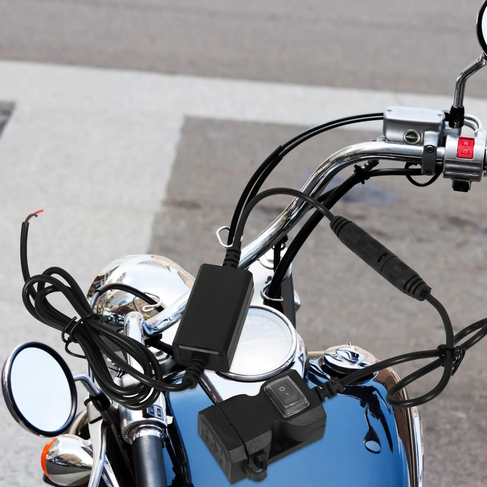 Dual Port USB for Motorcycle Handlebar Mount Fast Charging Station Portable Motorbike Phone with Safety Features
Dual Port USB for Motorcycle Handlebar Mount Fast Charging Station Portable Motorbike Phone with Safety Features
