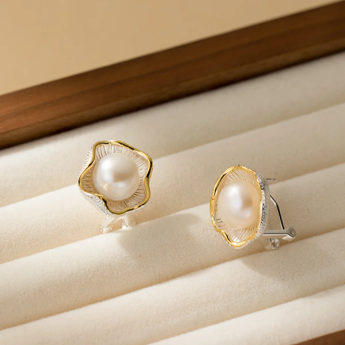 Earrings Silver 925 Jewelry Flower Synthetic Pearls Elegant Sweet Versatile Women's Earrings Pendientes Mujer
Earrings Silver 925 Jewelry Flower Synthetic Pearls Elegant Sweet Versatile Women's Earrings Pendientes Mujer