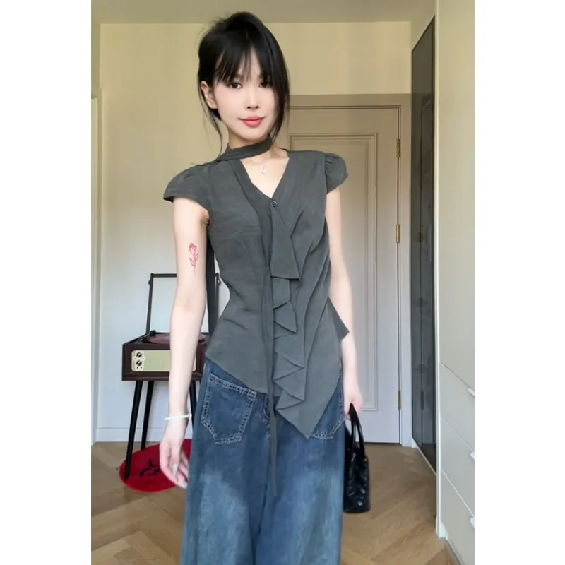 Slim Fit Short Sleeve V-Neck Shirt for Women with Sash Design Sensual Retro Style Bellflower Top Summer Fashion Ladies' ...
Slim Fit Short Sleeve V-Neck Shirt for Women with Sash Design Sensual Retro Style Bellflower Top Summer Fashion Ladies' ...