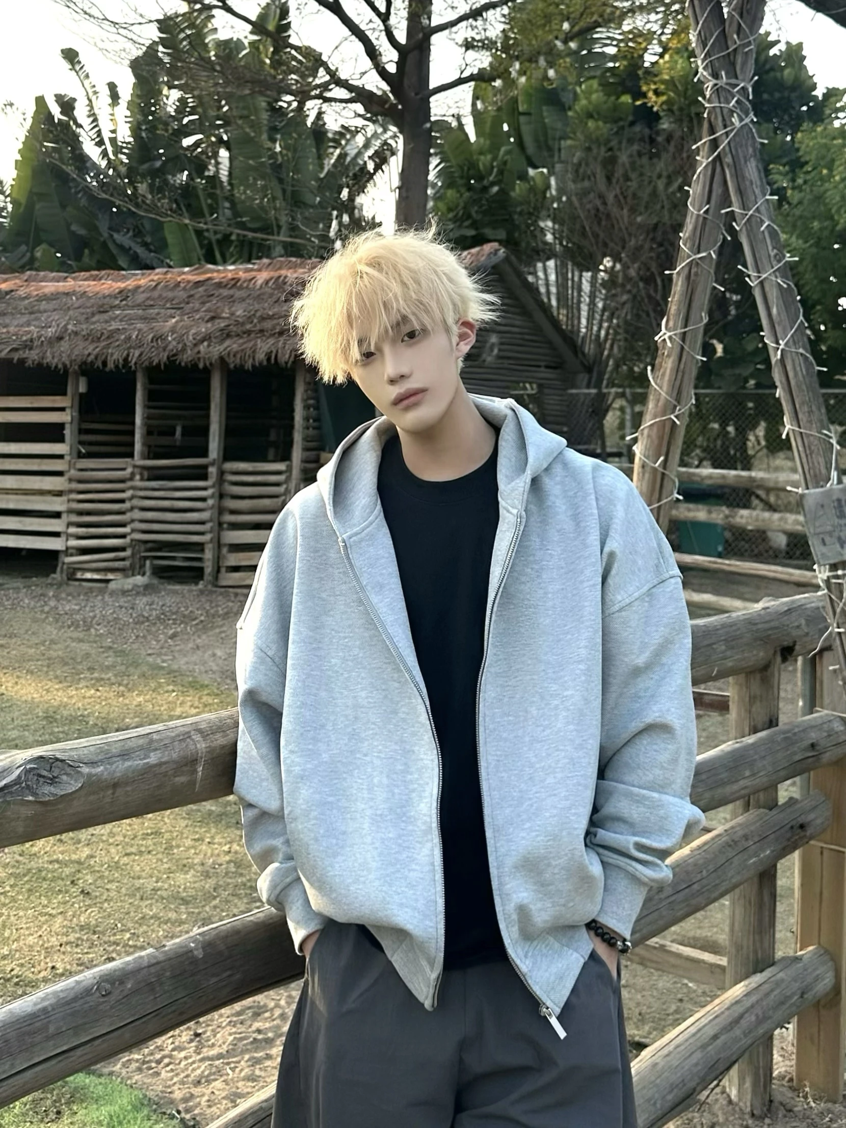 Американская ретро-толстовка свободного кроя на молнии с капюшоном, осенне-зимняя, из хлопка, с защитой от сминания, сохраняющая тепло
Американская ретро-толстовка свободного кроя на молнии с капюшоном, осенне-зимняя, из хлопка, с защитой от сминания, сохраняющая тепло