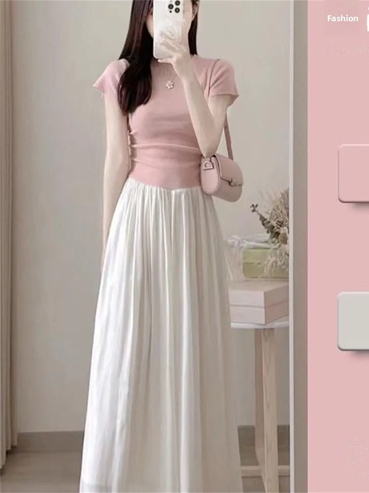 Summer Pink Short Sleeve Top And Skirt Set Women's Fashionable Chinoiserie Two-Piece Ensemble Lightweight Breathable Polyester
Summer Pink Short Sleeve Top And Skirt Set Women's Fashionable Chinoiserie Two-Piece Ensemble Lightweight Breathable Polyester