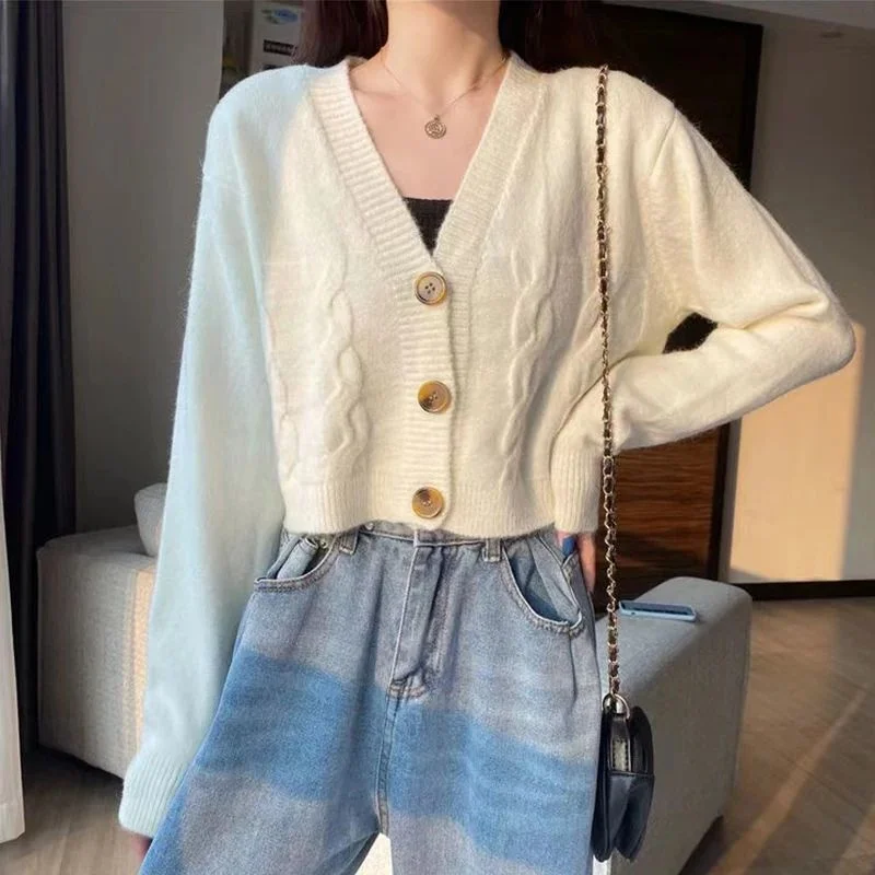Women's V Ne Cropped Cardigan Long Sve Twist Knitted Sweater Cleanfit Sle A-Line Sve Other Material 00%
Women's V Ne Cropped Cardigan Long Sve Twist Knitted Sweater Cleanfit Sle A-Line Sve Other Material 00%