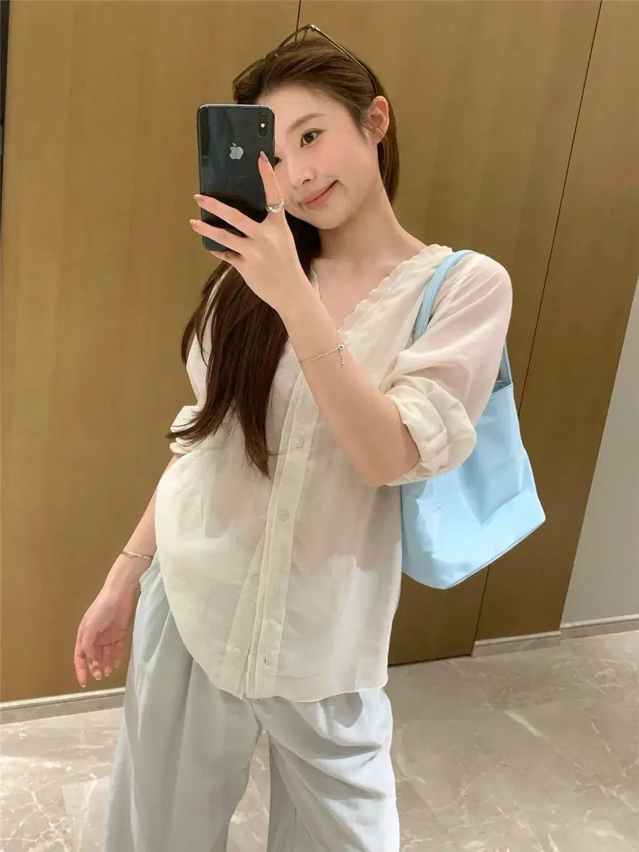 Korean Style V-Neck Sun Protection Shirt Women's Thin Summer New Casual Loose Age-Defying Top Breathable Comfortable Long Sleeve
Korean Style V-Neck Sun Protection Shirt Women's Thin Summer New Casual Loose Age-Defying Top Breathable Comfortable Long Sleeve