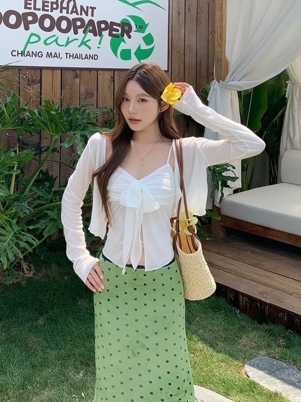 Island Vacation Style Bright Dopaamine Set Spring Summer Travel Outfit White Lace Strap Cardigan Polka Dot Skirt Women's Fash...
Island Vacation Style Bright Dopaamine Set Spring Summer Travel Outfit White Lace Strap Cardigan Polka Dot Skirt Women's Fash...