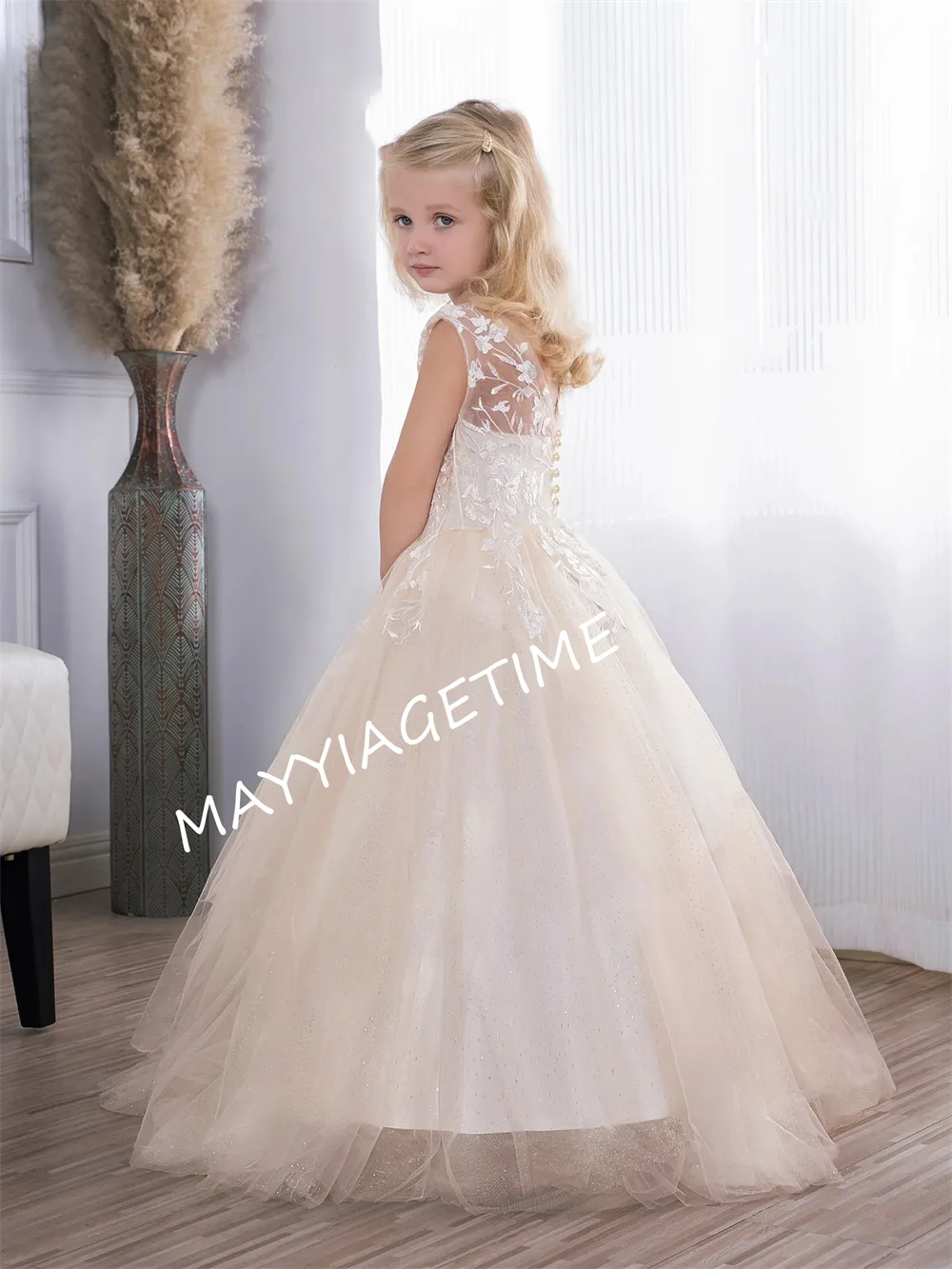 Платье для девочки с цветочным рисунком и дневным бантом, платье принцессы для свадебной вечеринки, для элегантного детского рождественского подарка, для причастия 
Платье для девочки с цветочным рисунком и дневным бантом, платье принцессы для свадебной вечеринки, для элегантного детского рождественского подарка, для причастия