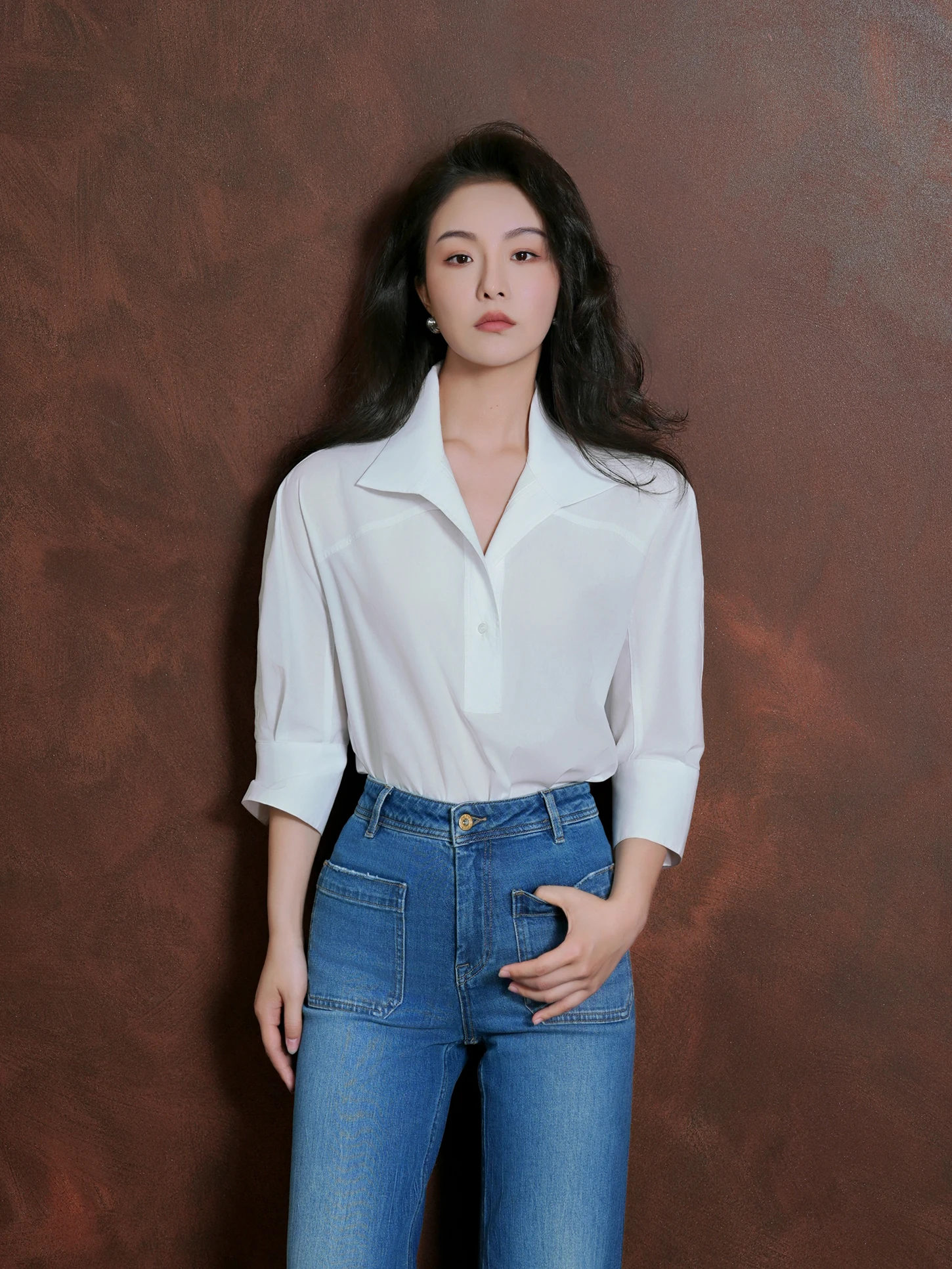 Half-Hill Collection Casual Loose V-Neck Short-Sleeve Shirt Women's Elegant Top Polyester Fiber Comfortable Commute Style
Half-Hill Collection Casual Loose V-Neck Short-Sleeve Shirt Women's Elegant Top Polyester Fiber Comfortable Commute Style