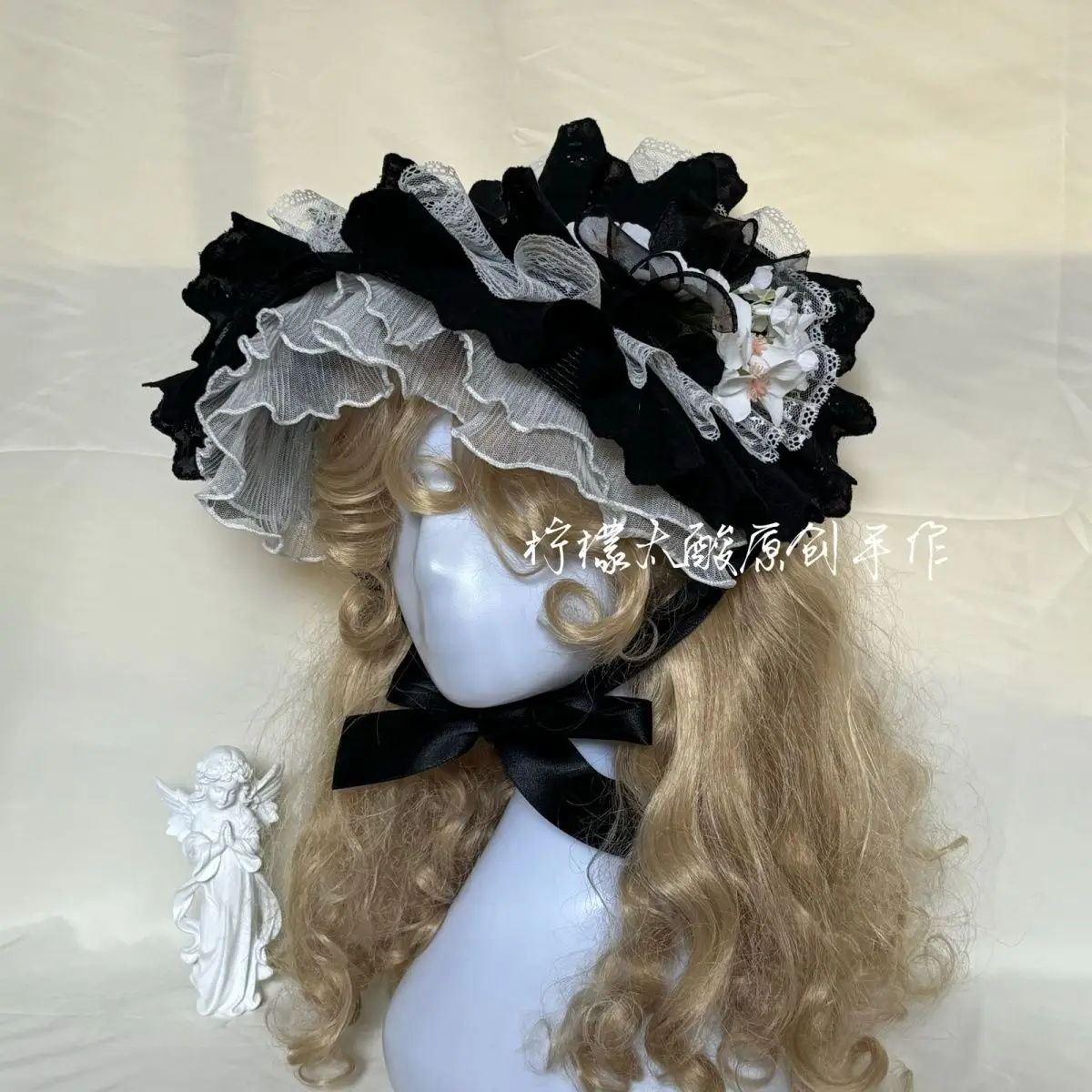Original Gothic Lolita Flat Bonnet BNT Black White Red Dark Lace Versatile Retro Lolita Headwear
Original Gothic Lolita Flat Bonnet BNT Black White Red Dark Lace Versatile Retro Lolita Headwear