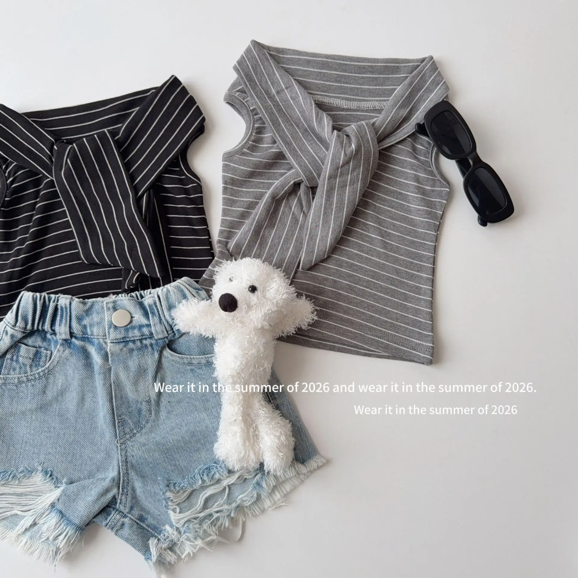 2026 Summer New Korean Striped Sleeveless Slim Fit Short Sleeved Top T-shirt Fashion and All-match Shirt
2026 Summer New Korean Striped Sleeveless Slim Fit Short Sleeved Top T-shirt Fashion and All-match Shirt