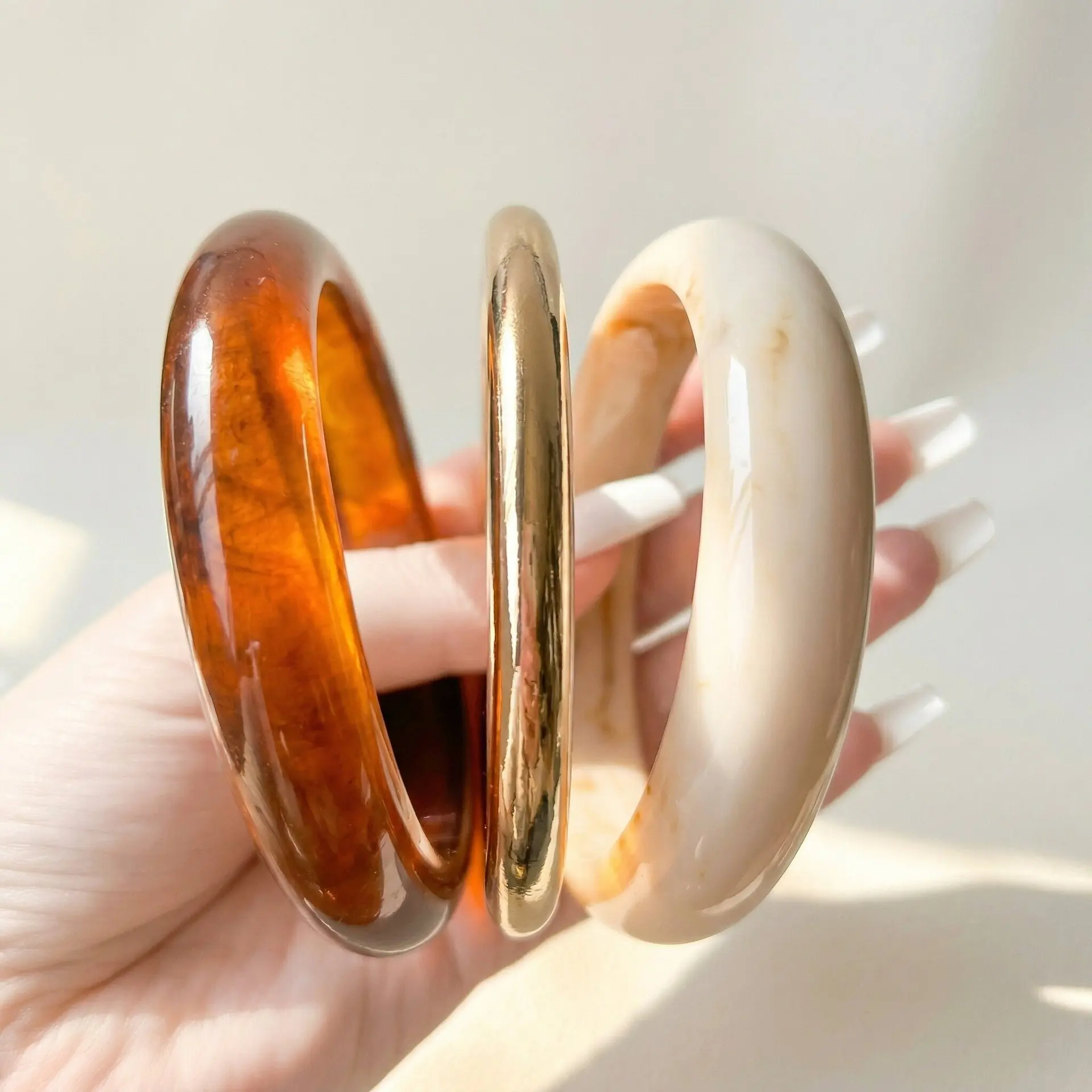 European American Ins Round Resin Bracelet, Unique Acrylic Alloy Stackable Bangles Women Trendy Daily Hand Jewelry
European American Ins Round Resin Bracelet, Unique Acrylic Alloy Stackable Bangles Women Trendy Daily Hand Jewelry