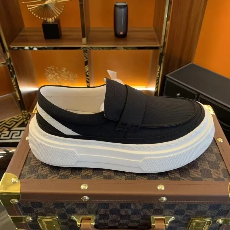Vintage Retro Unisex Canvas Shoes Traditional Woven Breathable Fabric Soft Flat Outfit Vintage Style Outdoor Leisure Daily
Vintage Retro Unisex Canvas Shoes Traditional Woven Breathable Fabric Soft Flat Outfit Vintage Style Outdoor Leisure Daily