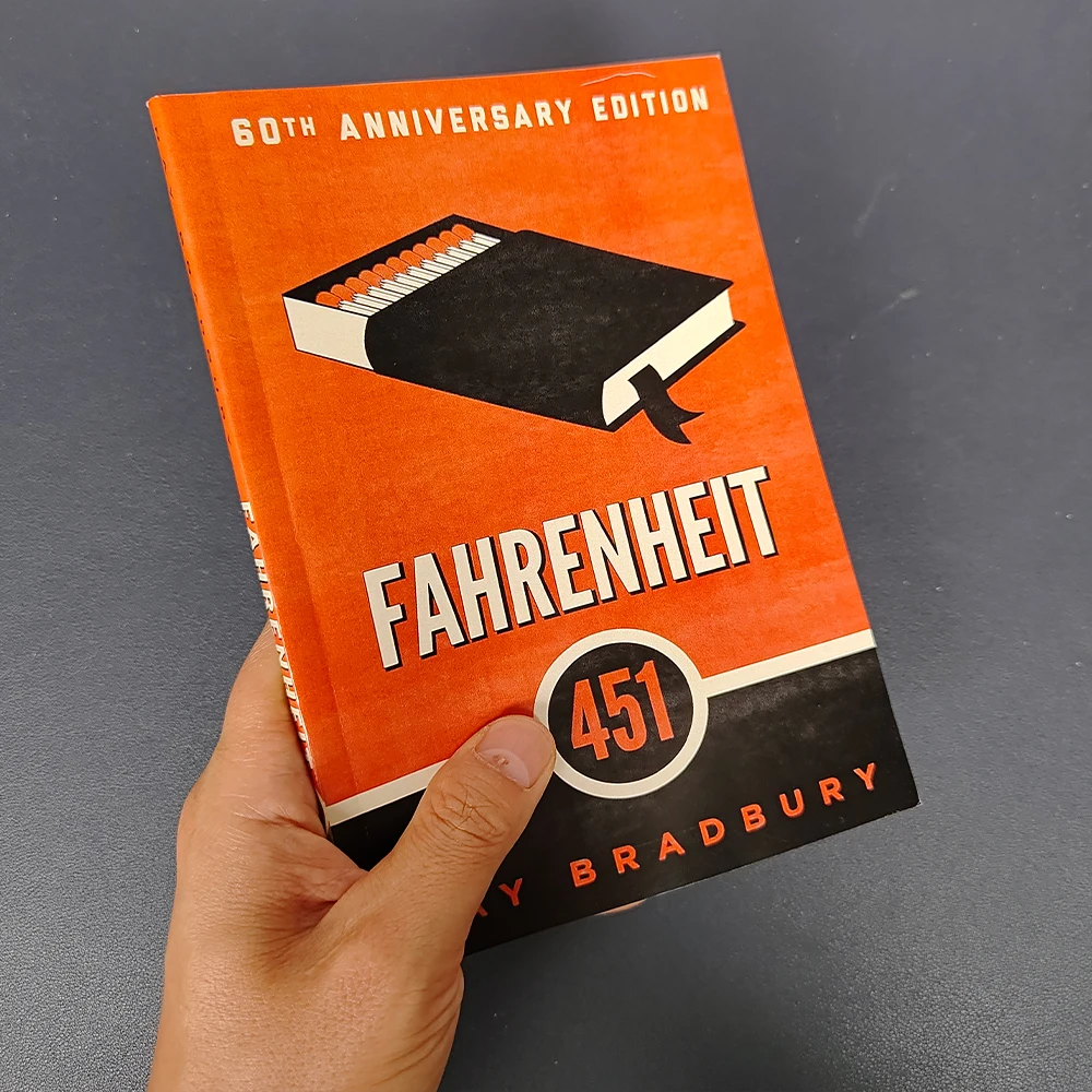 1 book fahrenheit 451 Novel English book
1 book fahrenheit 451 Novel English book