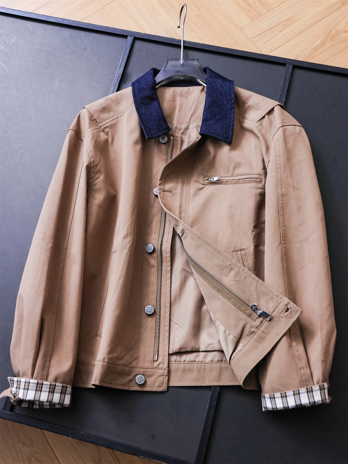 Color Block Short Loose Slimming Long Sleeve Jacket for Women Casual Versatile Button up Coat Barn Style Cotton Polyester Blend
Color Block Short Loose Slimming Long Sleeve Jacket for Women Casual Versatile Button up Coat Barn Style Cotton Polyester Blend