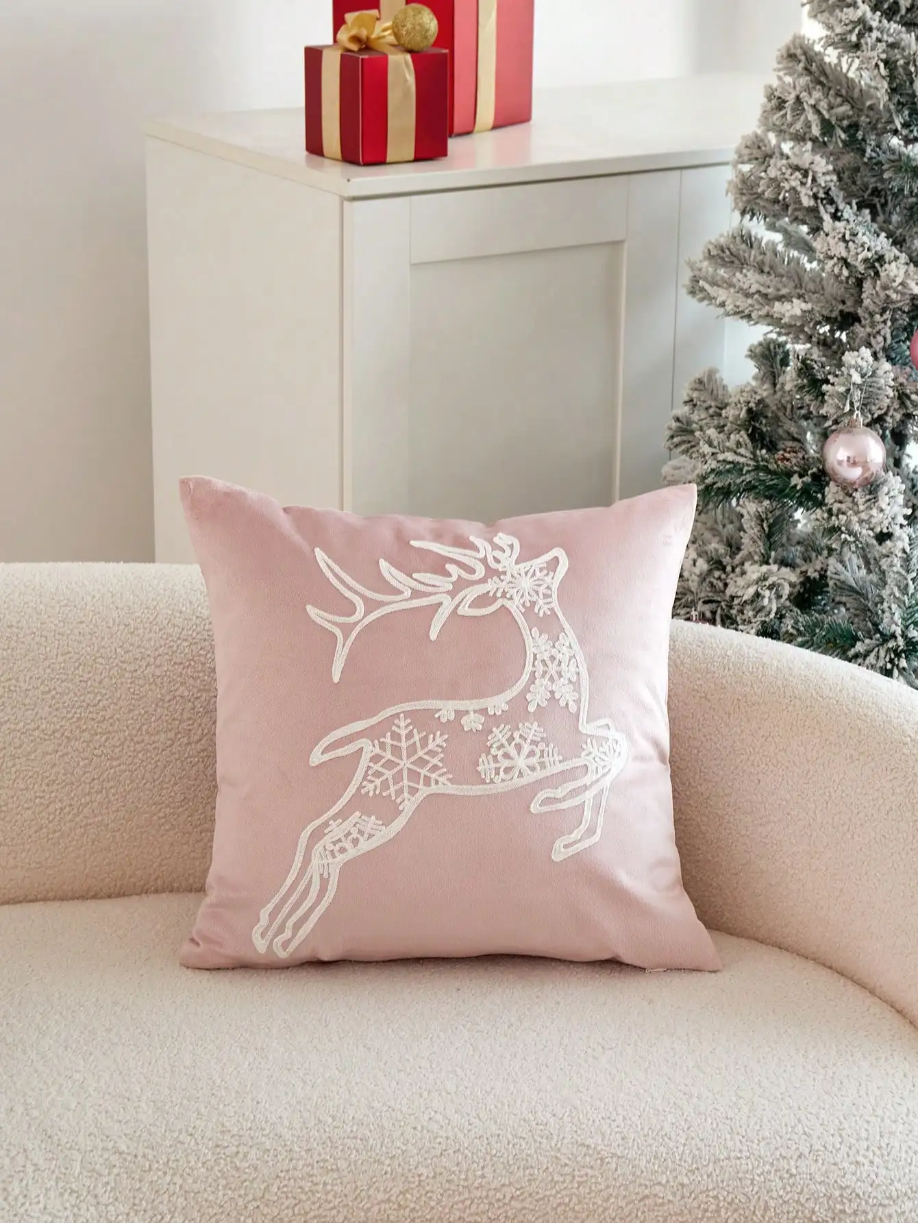 Pink Deer & Snowflake Christmas Embroidered Pillow Cover, No Insert
Pink Deer & Snowflake Christmas Embroidered Pillow Cover, No Insert