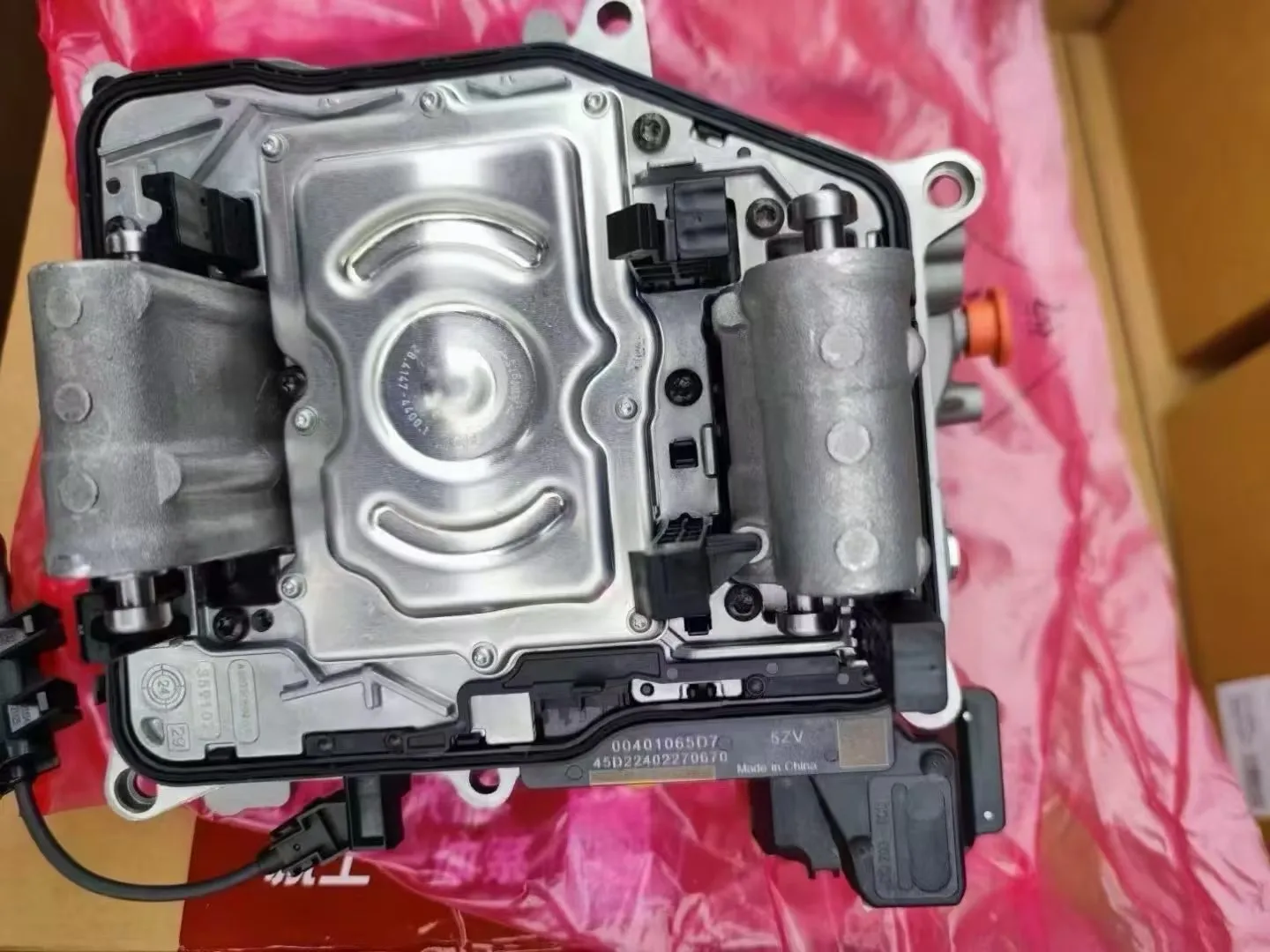 Новейший мехатронный блок (механическо-электронный) 0AM DQ200 для автоматических трансмиссий LUK One System
Новейший мехатронный блок (механическо-электронный) 0AM DQ200 для автоматических трансмиссий LUK One System