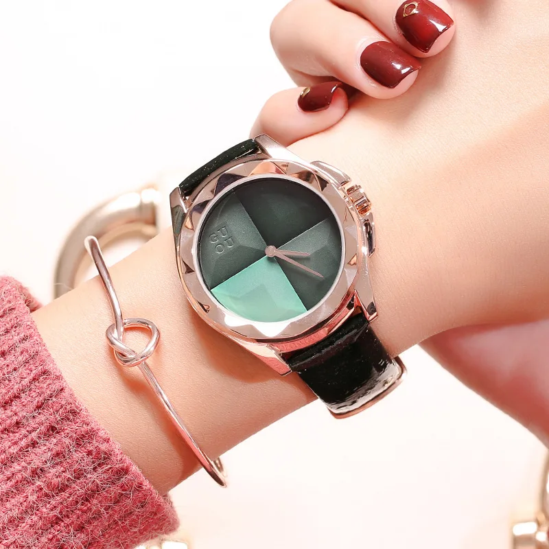 New Stylish Leather Strap Women'S WatchVersatile Large DialStudent Wristwatch, Fashionable Quartz Watch, Perfect Gift For Women.
New Stylish Leather Strap Women'S WatchVersatile Large DialStudent Wristwatch, Fashionable Quartz Watch, Perfect Gift For Women.