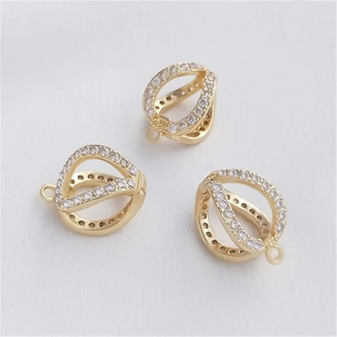 Pearl Necklace Diagonal Buckle Universal Pendant Buckle 14K Bag Gold Diy Buckle Bag Bead Buckle Sweater Chain Jewelry Accessorie
Pearl Necklace Diagonal Buckle Universal Pendant Buckle 14K Bag Gold Diy Buckle Bag Bead Buckle Sweater Chain Jewelry Accessorie