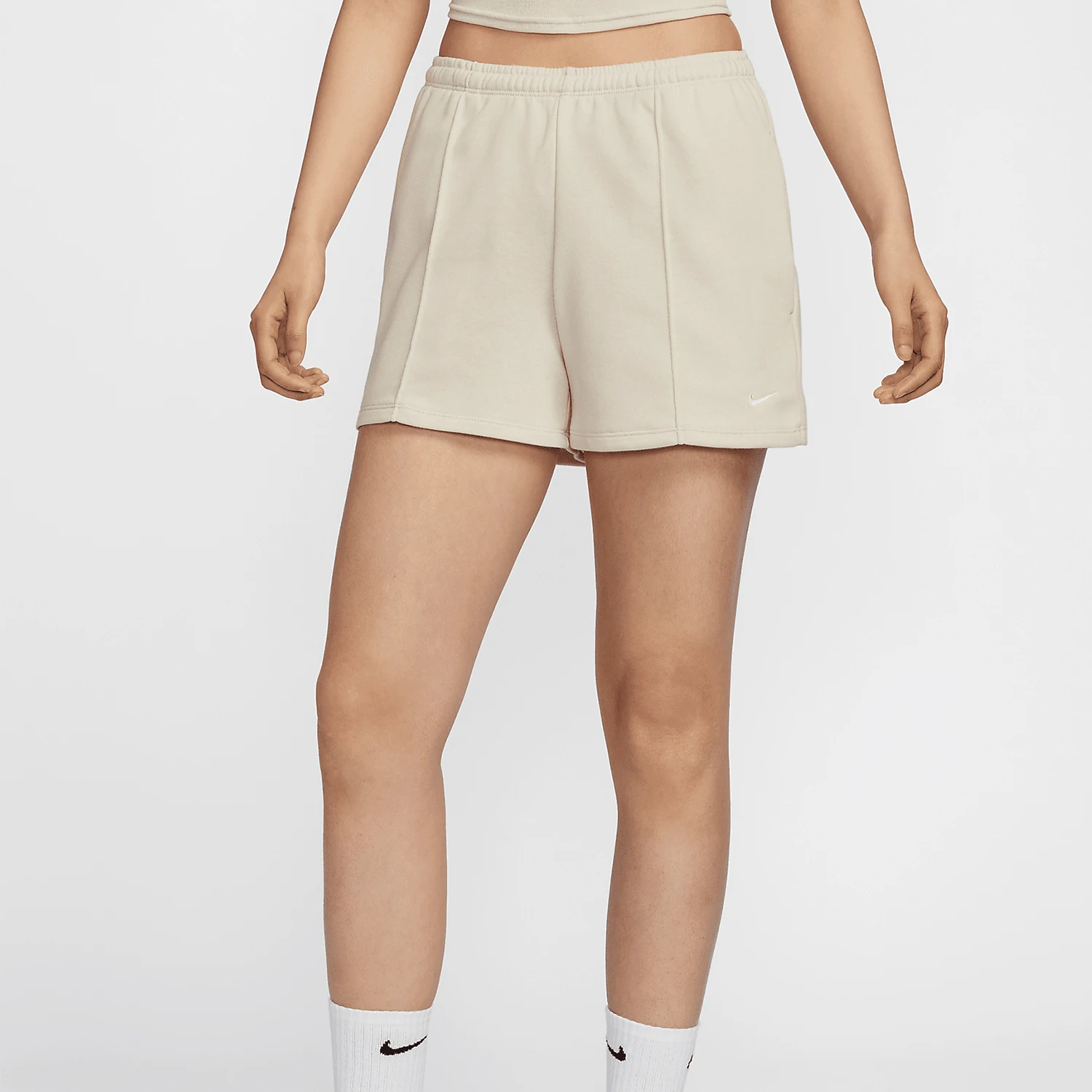 Nike genuine new women's mid waist French looped knitted casual shorts HF6941-104
Nike genuine new women's mid waist French looped knitted casual shorts HF6941-104