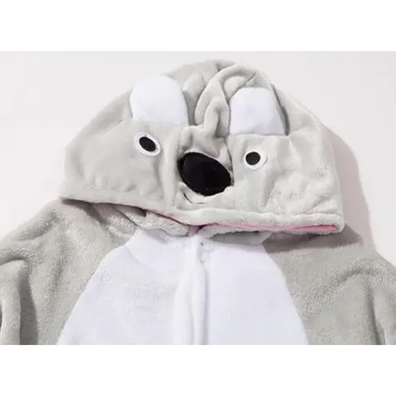 Косплей аниме унисекс животных для взрослых серая коала комбинезон пижамы фланелевые семейные костюмы с героями мультфильмов комбинезоны кигуруми 72-й
Косплей аниме унисекс животных для взрослых серая коала комбинезон пижамы фланелевые семейные костюмы с героями мультфильмов комбинезоны кигуруми 72-й