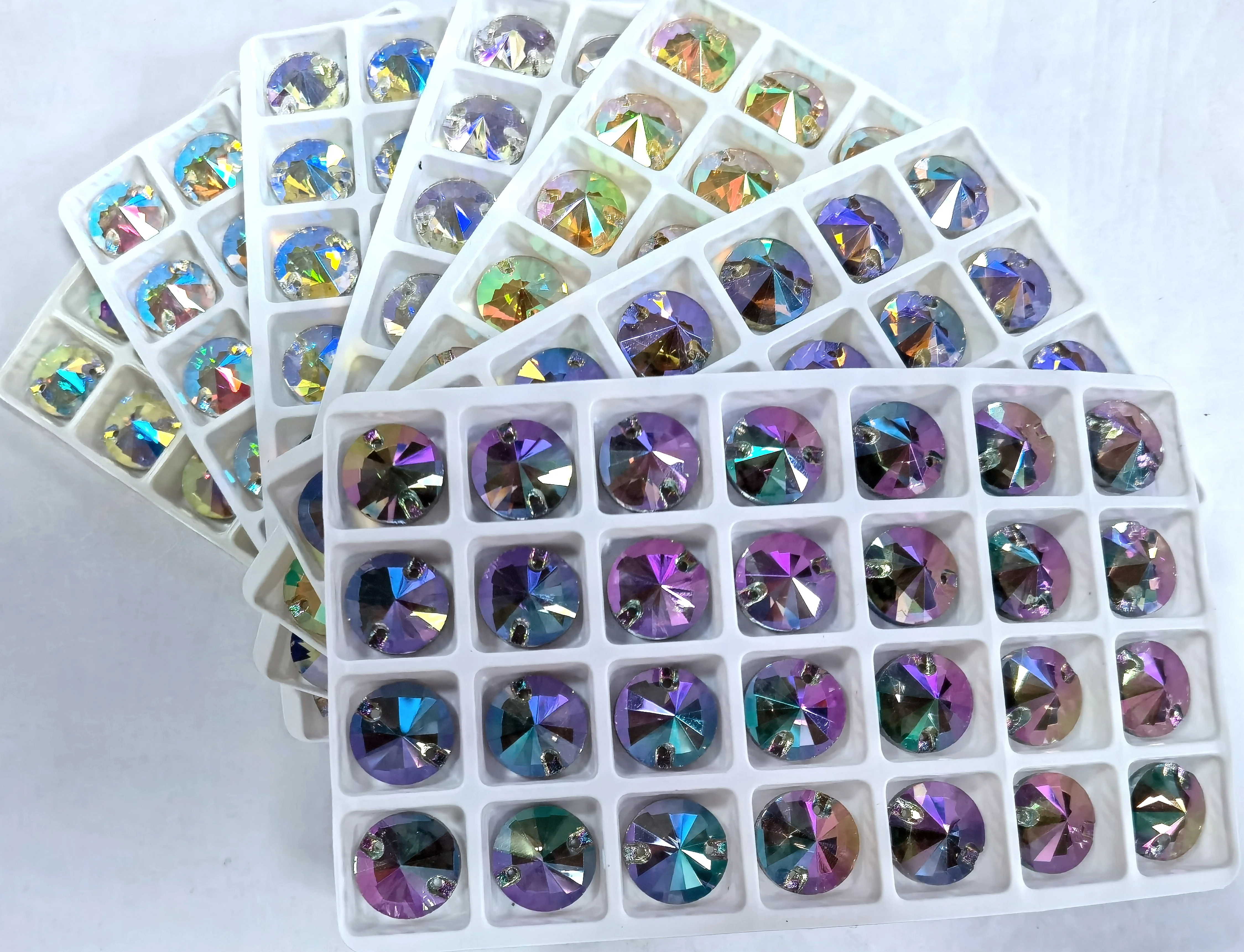14mm New Color Rivoli Round Sew on Rhinestone Rivoli Glass Beads Crystal AB Strass Sewing Diamond For Clothes Dress Decoration
14mm New Color Rivoli Round Sew on Rhinestone Rivoli Glass Beads Crystal AB Strass Sewing Diamond For Clothes Dress Decoration