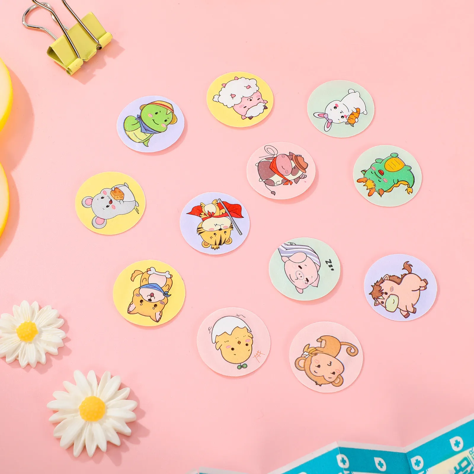120Pcs Cartoon Adhesive Bandages Small Round Waterproof Breathable Wound Care Patches for Kids Adults Portable Emergency
120Pcs Cartoon Adhesive Bandages Small Round Waterproof Breathable Wound Care Patches for Kids Adults Portable Emergency