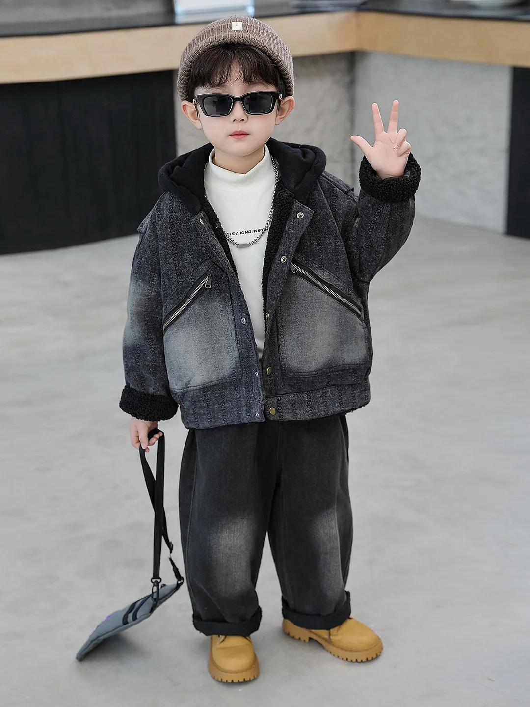 Thickened Fleece Denim Jacket And Pants Set for Boys Spray White Warm Autumn Winter Children's Fashionable Trendy Outfit
Thickened Fleece Denim Jacket And Pants Set for Boys Spray White Warm Autumn Winter Children's Fashionable Trendy Outfit