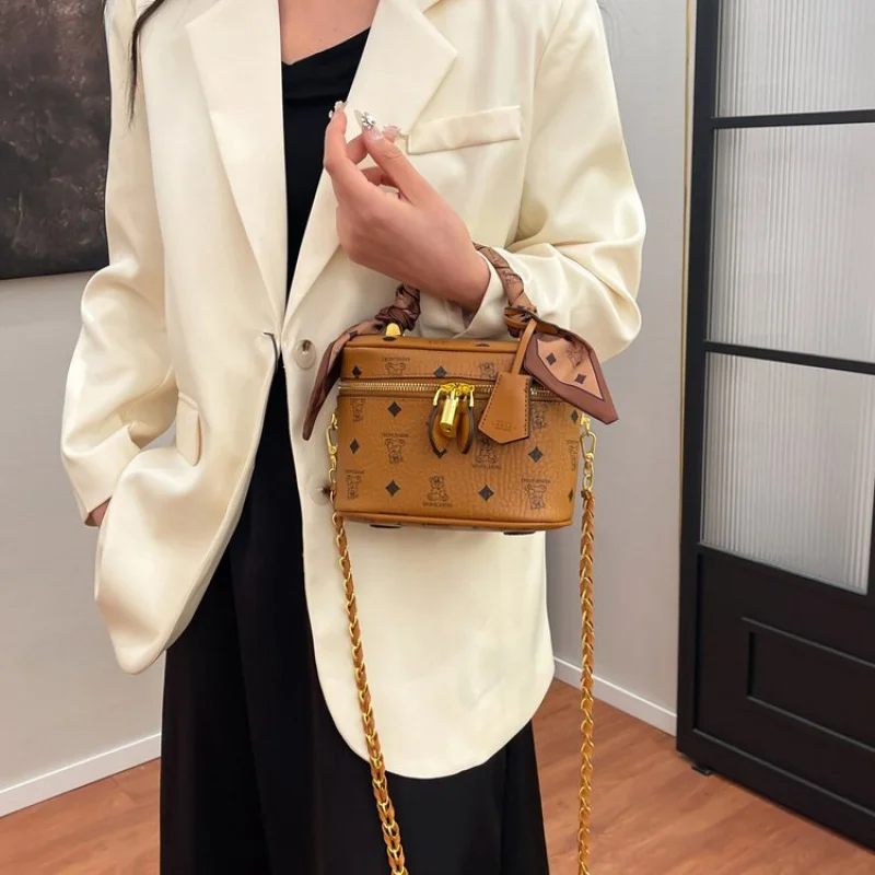 Luxury Women's Handbag - Genuine Leather Crossbody Bag, Shoulder Messenger Style, Elegant For Ladies Classic Design
Luxury Women's Handbag - Genuine Leather Crossbody Bag, Shoulder Messenger Style, Elegant For Ladies Classic Design