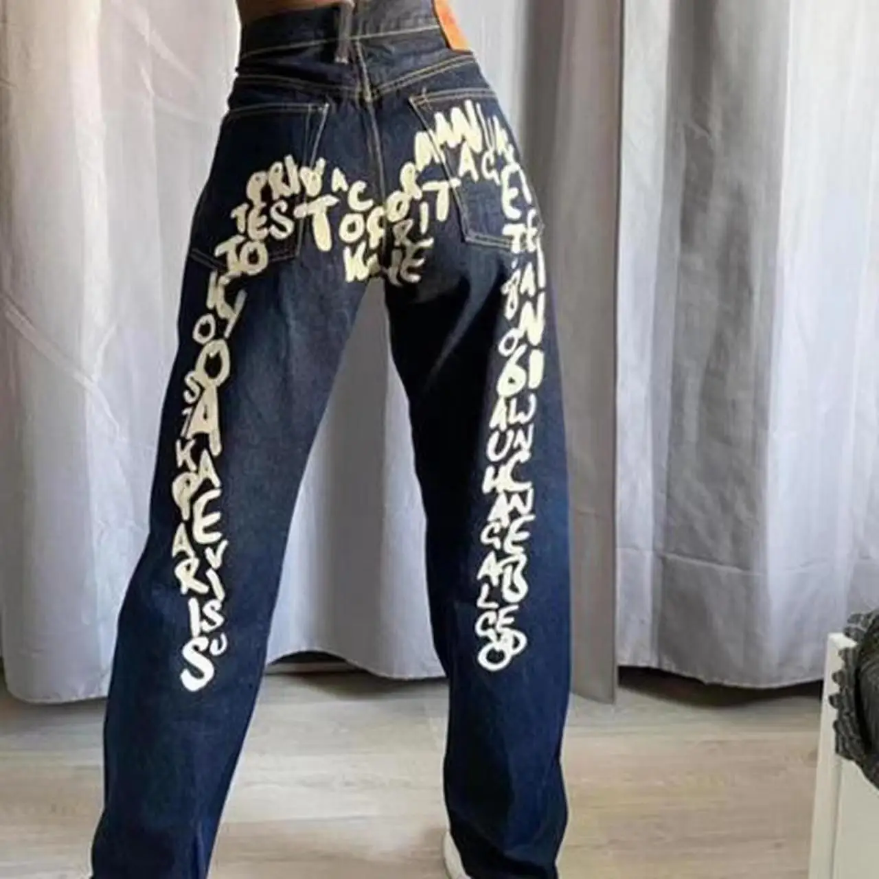 Hip Hop Streetwear Men's Jeans Personality Lettering Male denim Trousers Fashion Brand Men Women Punk Straight Leg Denim Pants
Hip Hop Streetwear Men's Jeans Personality Lettering Male denim Trousers Fashion Brand Men Women Punk Straight Leg Denim Pants
