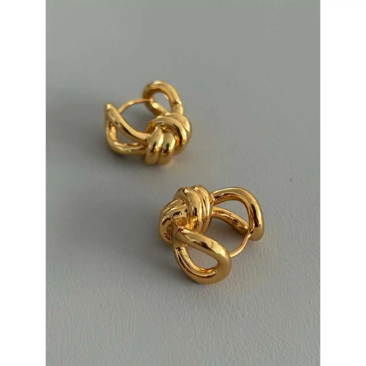 Gold Twisted Geometry Stud Earrings Daily Commuting Small Exquisite Elegant Knot Ear jewelry
Gold Twisted Geometry Stud Earrings Daily Commuting Small Exquisite Elegant Knot Ear jewelry