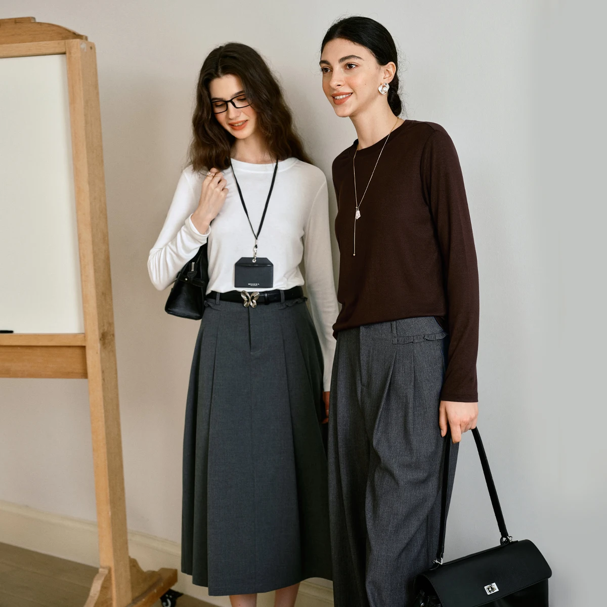 OLrain French Gray Pleated Skirt 2025 Autumn Edible Tree Fungus Midi Skirt Elegant Office Lady Women's Skirt Tops O57QB000263
OLrain French Gray Pleated Skirt 2025 Autumn Edible Tree Fungus Midi Skirt Elegant Office Lady Women's Skirt Tops O57QB000263